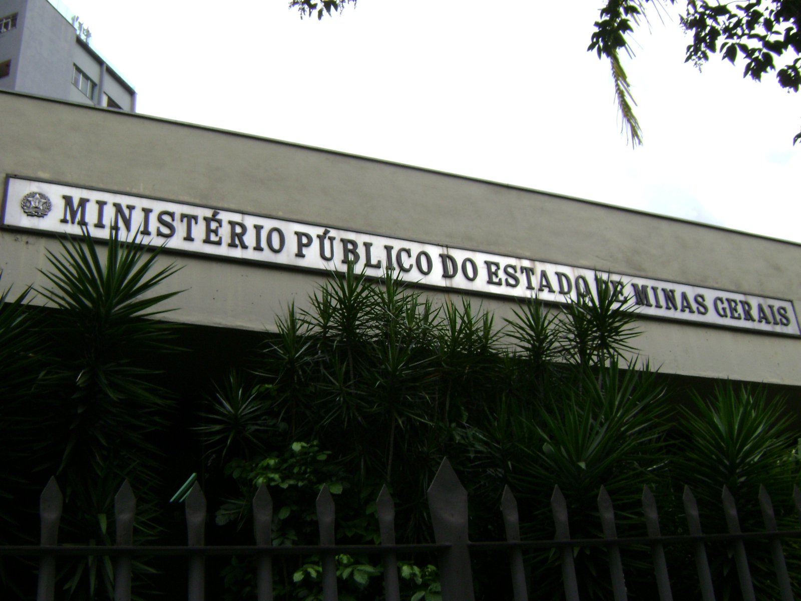 Fotografia do edifício do Ministério Público de Minas Gerais em Belo Horizonte, feita por Andrevruas em 2009.